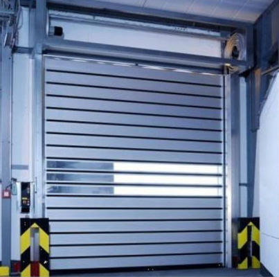 العزل الحراري عالية الأمان الأبواب المتحركة السريعة سهلة تثبيت هيكل الفولاذ عالية الواجب الصناعية الأمن السريع